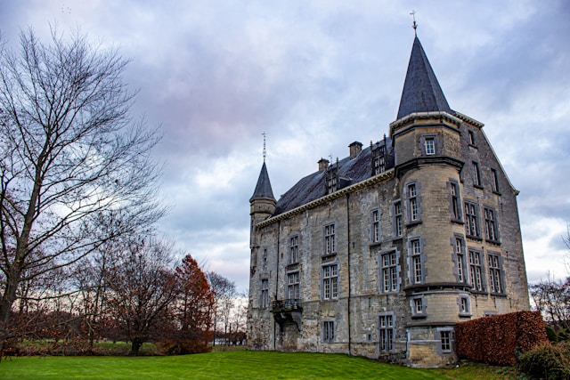 Photo by <a href="https://unsplash.com/@kennygoossen?utm_content=creditCopyText&utm_medium=referral&utm_source=unsplash">kenny goossen</a> on <a href="https://unsplash.com/photos/a-large-stone-building-with-towers-57tp3gwsaJ0?utm_content=creditCopyText&utm_medium=referral&utm_source=unsplash">Unsplash</a><br />
 
