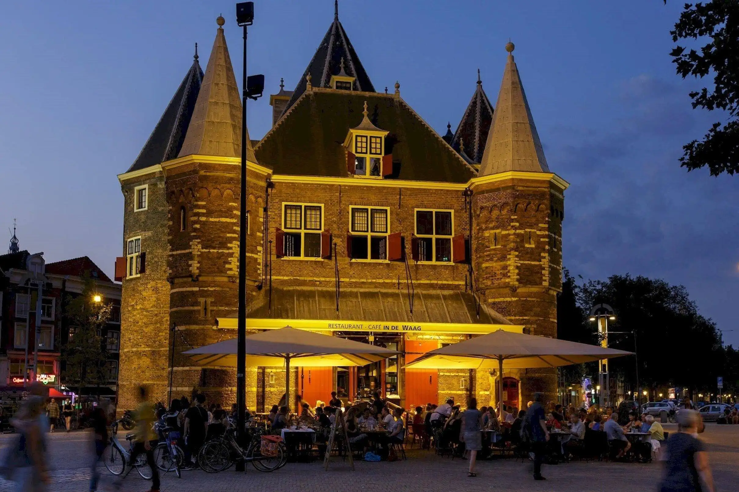 In de Waag में 3-कोर्स पारंपरिक डच मेन्यू